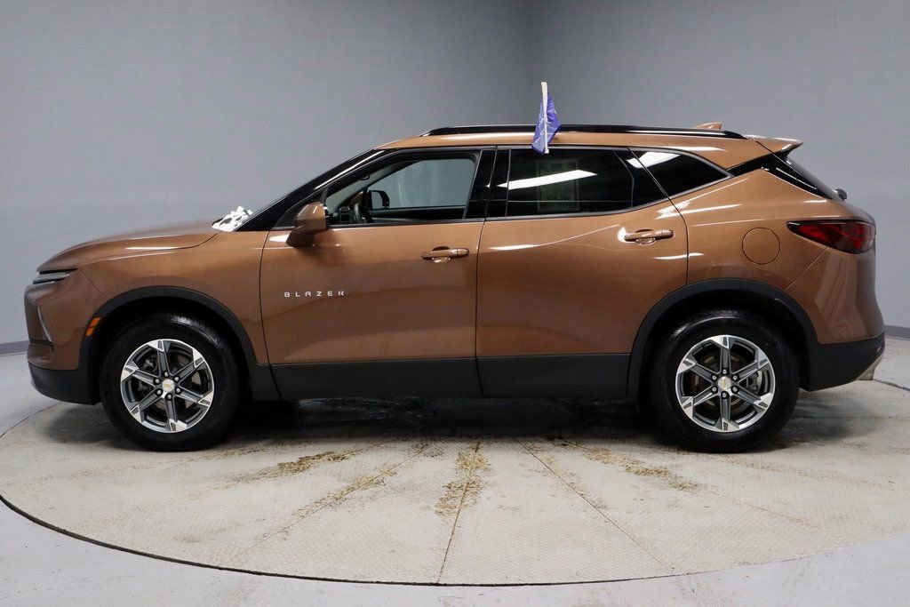 Used 2023 Chevrolet Blazer LT w/ Convenience Package image 2