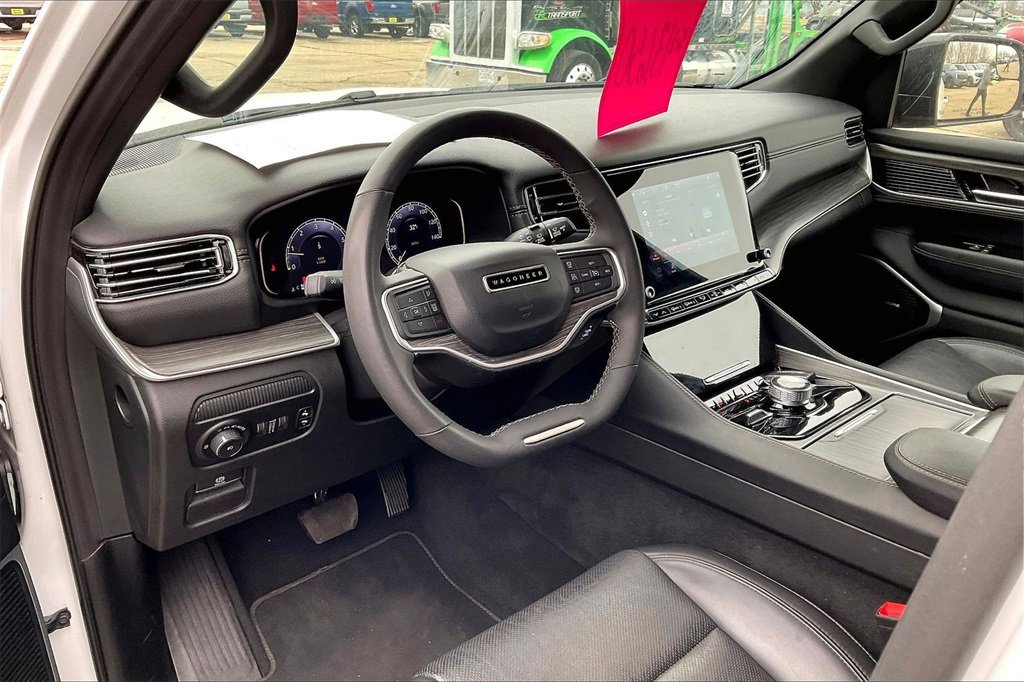 Used 2024 Jeep Wagoneer Series II w/ Flexible Seating Group image 7