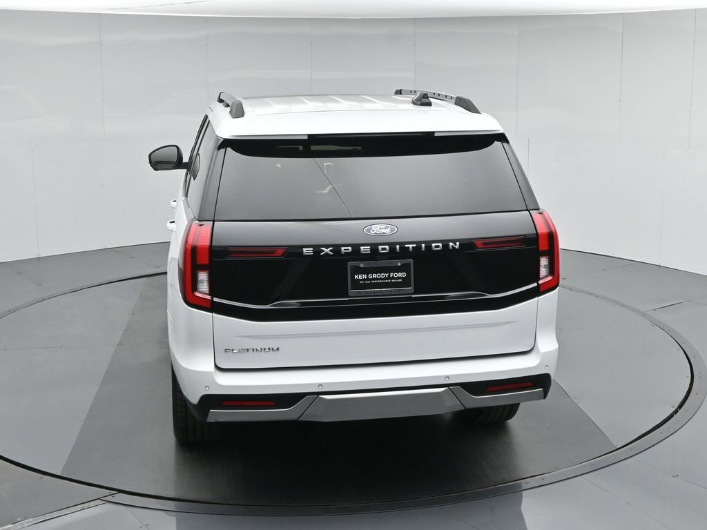 Certified 2025 Ford Expedition Platinum w/ Driver's Package AWD/4WD image 47