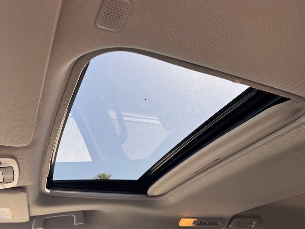 Used 2024 Toyota Sienna XLE image 21