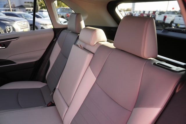 Used 2020 Toyota RAV4 XLE Premium image 14