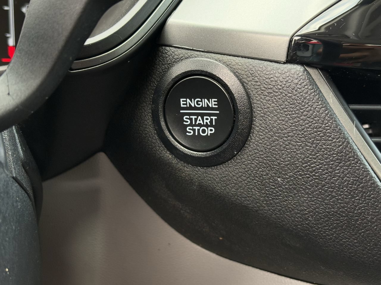 Certified 2024 Ford Escape Active FWD image 18