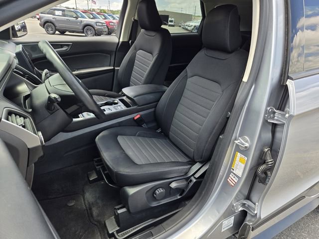 Certified 2022 Ford Edge SE w/ Black Appearance Package AWD/4WD image 9