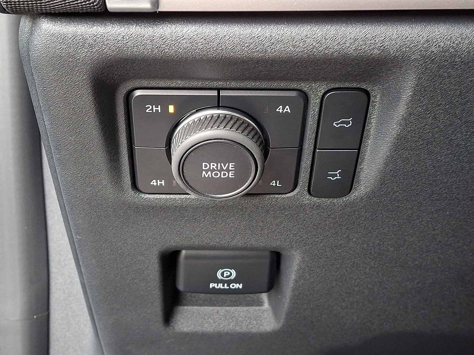 Certified 2025 Ford Expedition Active AWD/4WD image 29