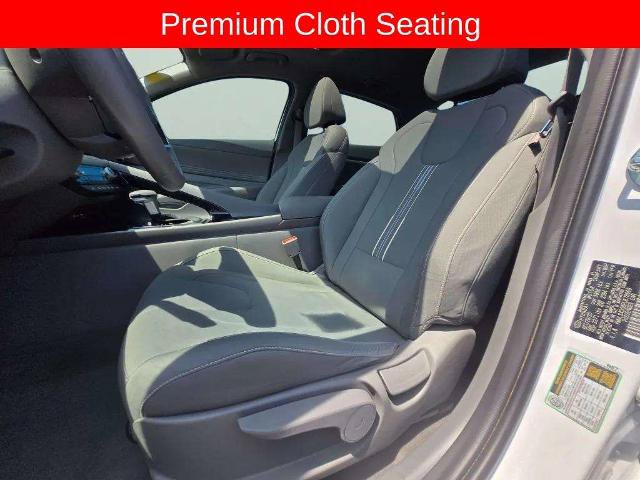 Used 2024 Hyundai Elantra SEL w/ Convenience Package FWD image 23