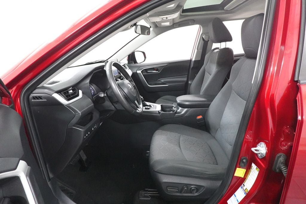 Used 2021 Toyota RAV4 XLE w/ Convenience Package AWD/4WD image 24