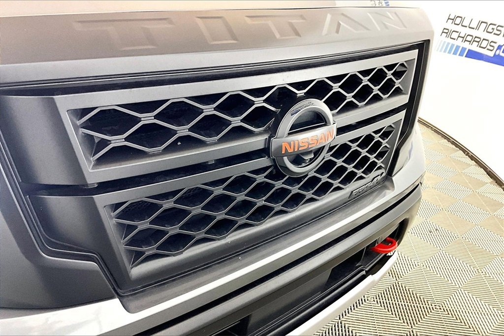 Used 2021 Nissan Titan PRO-4X w/ Pro-4x Convenience Package image 23