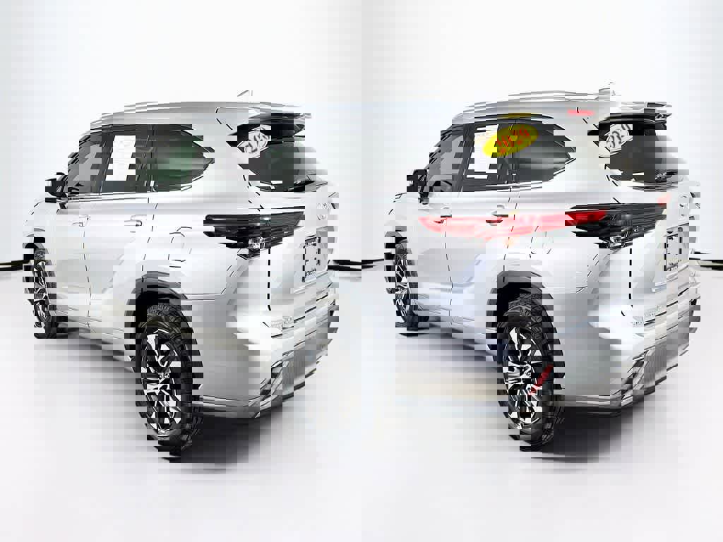 Used 2020 Toyota Highlander XLE image 4