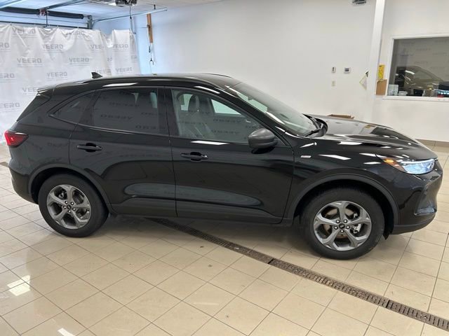 Certified 2025 Ford Escape ST-Line image 8