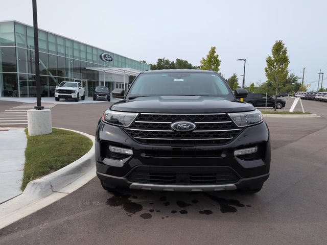 Certified 2023 Ford Explorer XLT w/ Equipment Group 202A AWD/4WD image 8