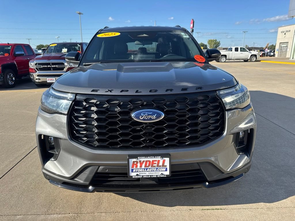 Certified 2025 Ford Explorer ST-Line w/ ST-Line Street Pack AWD/4WD image 27