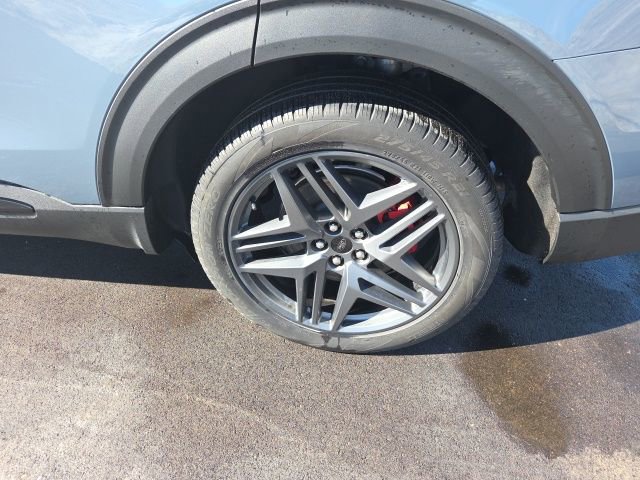 Certified 2025 Ford Explorer ST image 15