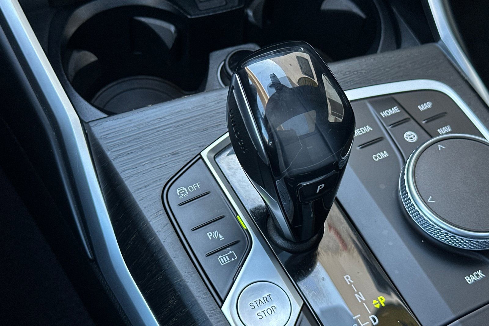 Used 2021 BMW 330e w/ Convenience Package RWD image 21