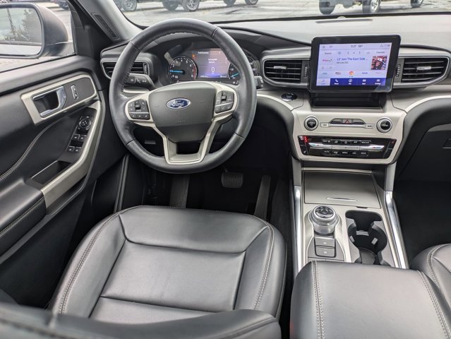 Certified 2022 Ford Explorer XLT w/ Equipment Group 202A image 31