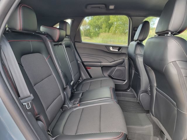 Certified 2024 Ford Escape ST-Line w/ Tech Pack #1 FWD image 23