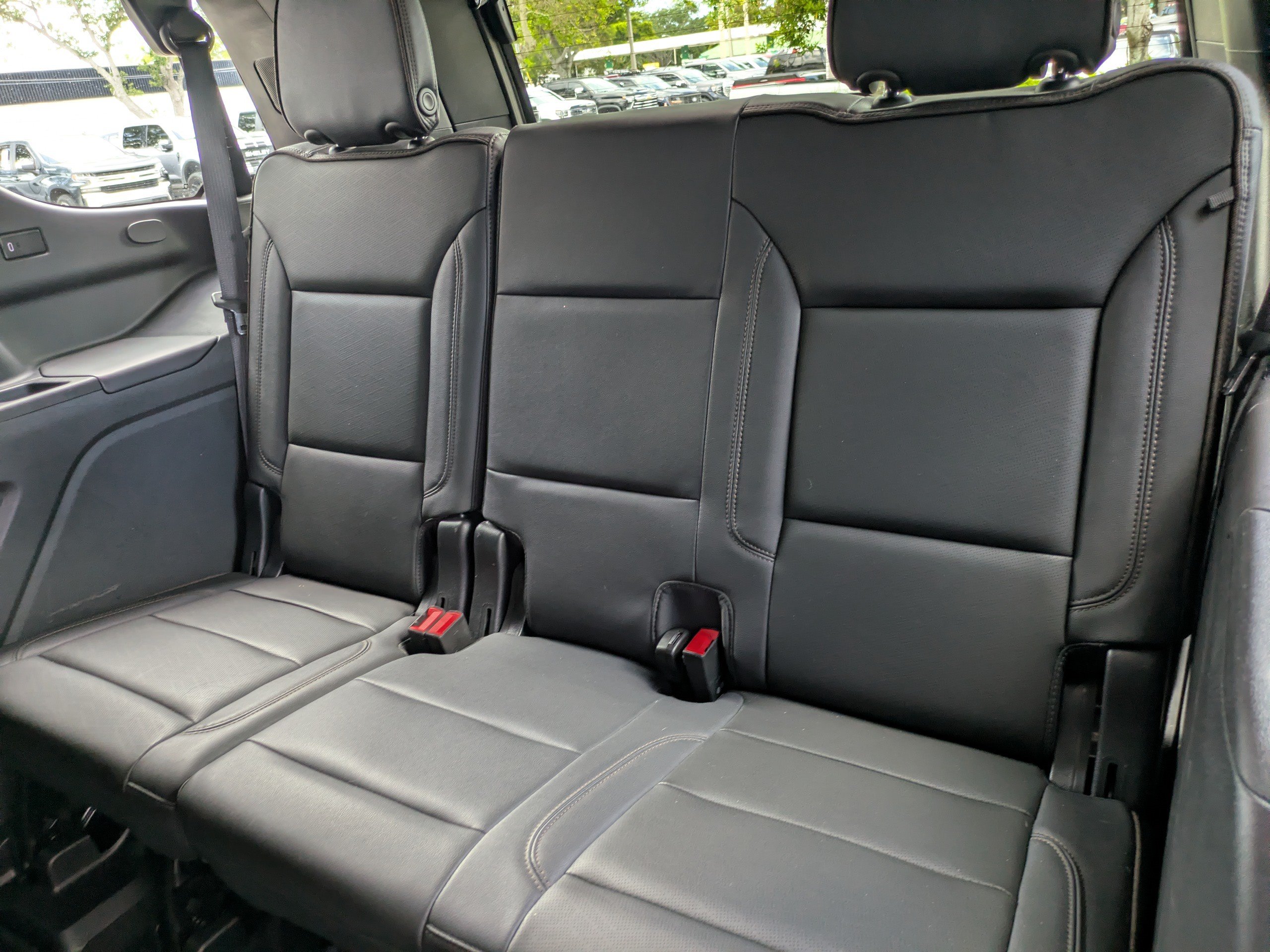 Used 2022 Chevrolet Tahoe High Country RWD image 15