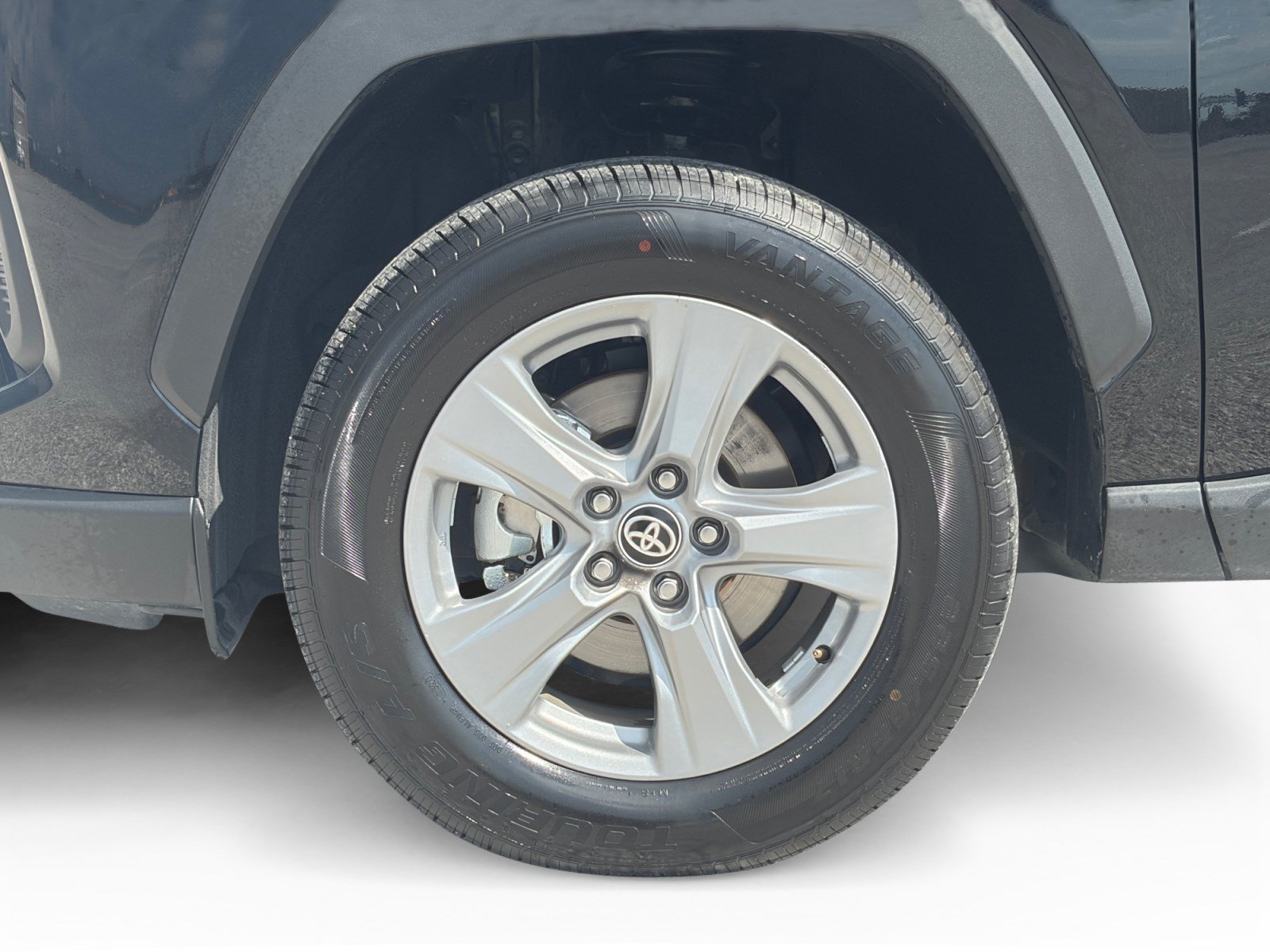 Used 2025 Toyota RAV4 XLE AWD/4WD image 9