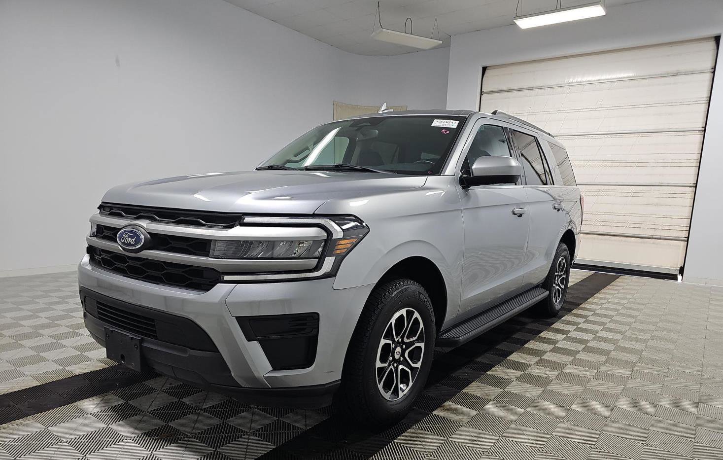 Certified 2024 Ford Expedition XLT image 2