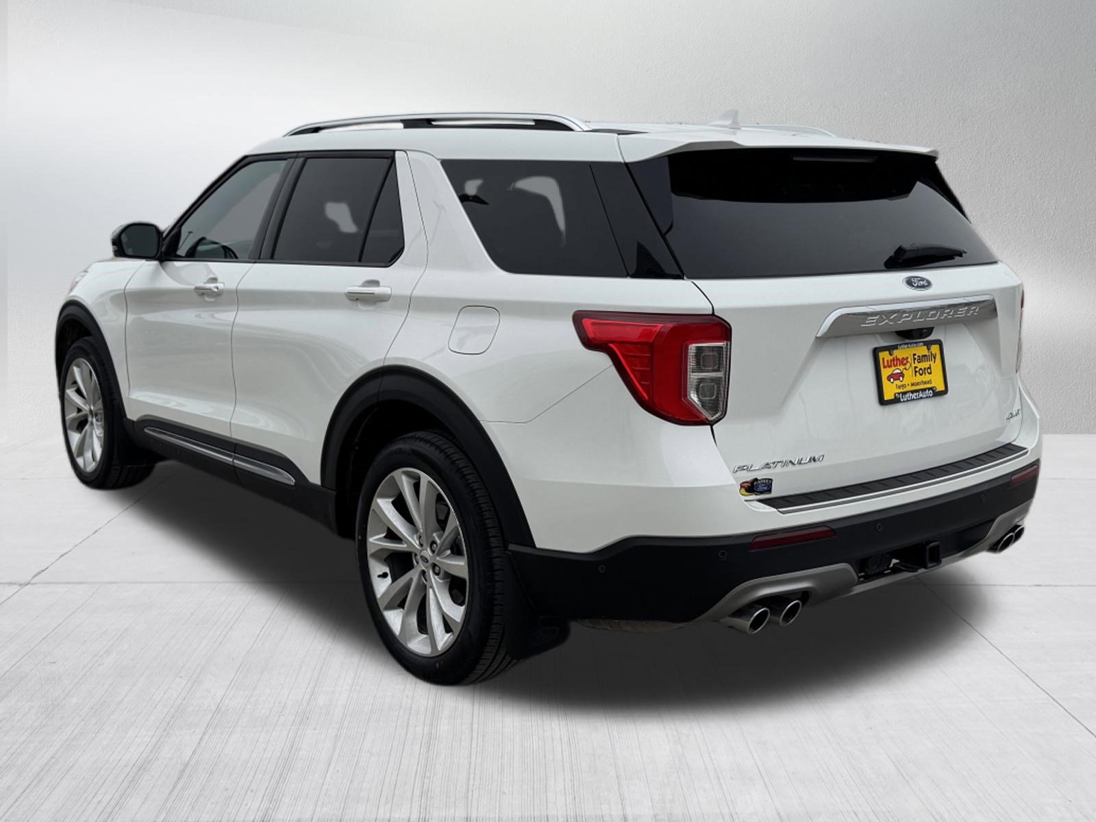 Certified 2024 Ford Explorer Platinum w/ Technology Package image 3