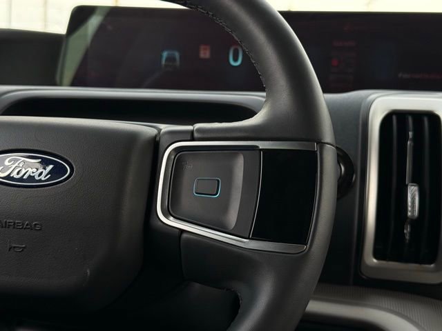 Certified 2025 Ford Expedition Active image 9