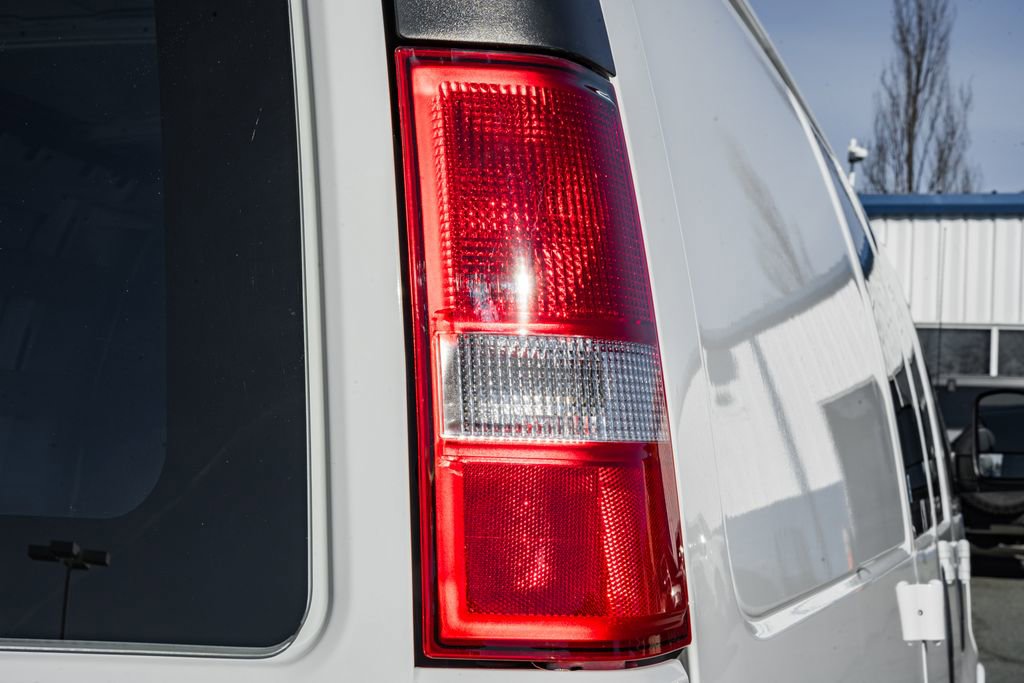 Used 2023 GMC Savana 2500 image 7