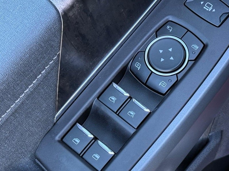 Certified 2023 Ford F350 Lariat w/ Chrome Package image 19