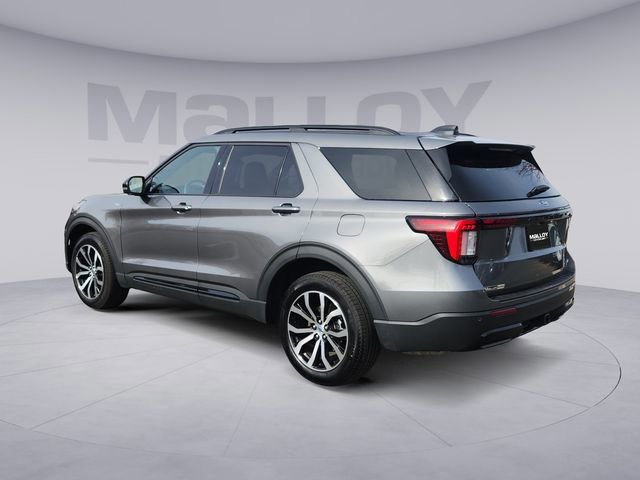 Certified 2025 Ford Explorer ST-Line image 3