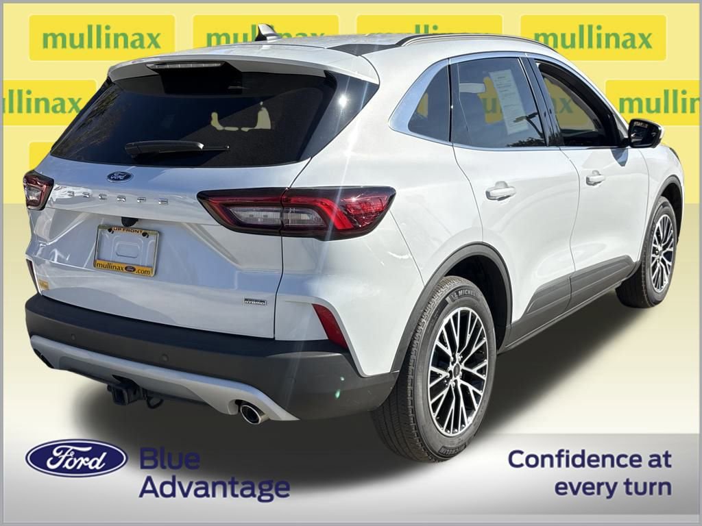Certified 2025 Ford Escape SE w/ PHEV Premium Package video 3