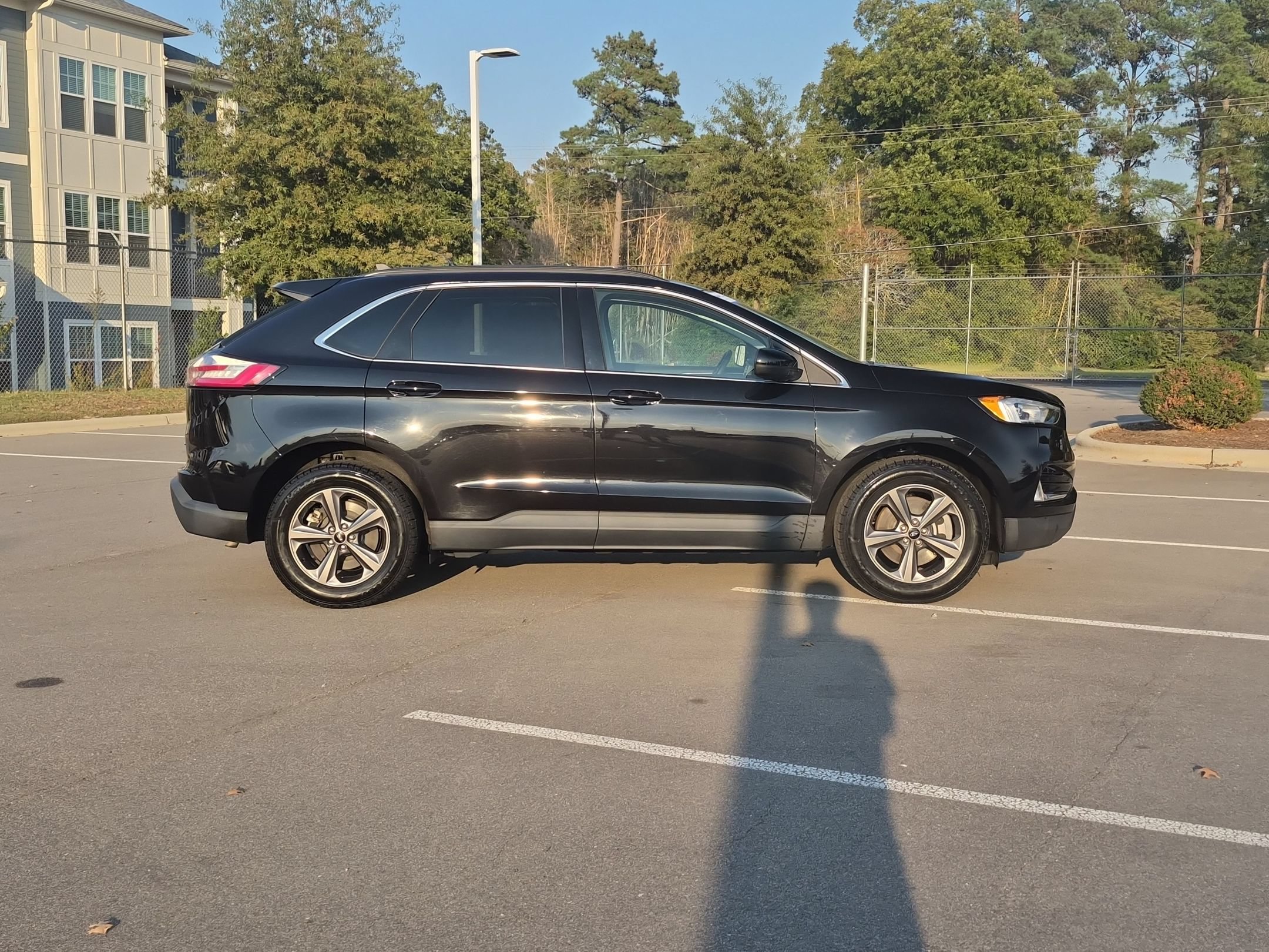 Certified 2022 Ford Edge SEL w/ Sport Appearance Package AWD/4WD image 3