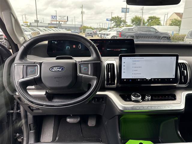Certified 2025 Ford Expedition Platinum AWD/4WD image 7