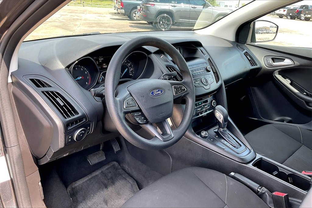 Certified 2018 Ford Focus SE w/ SE Appearance Package image 14