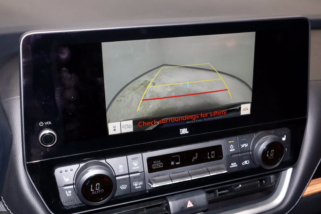 Used 2024 Toyota Grand Highlander FWD image 2