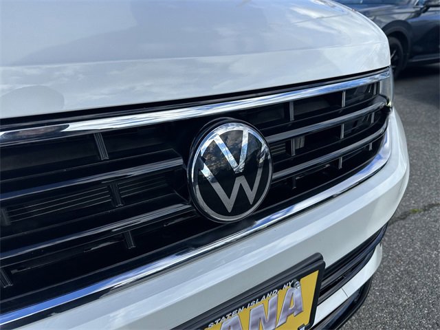 Used 2023 Volkswagen Tiguan SE R-Line image 10