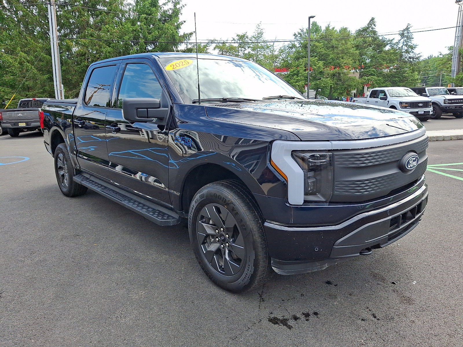 Certified 2025 Ford F150 Lightning Flash AWD/4WD image 3