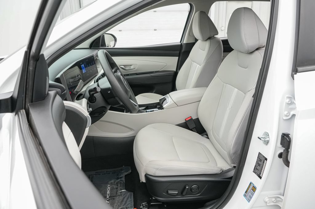 Used 2025 Hyundai Tucson SEL AWD/4WD image 11