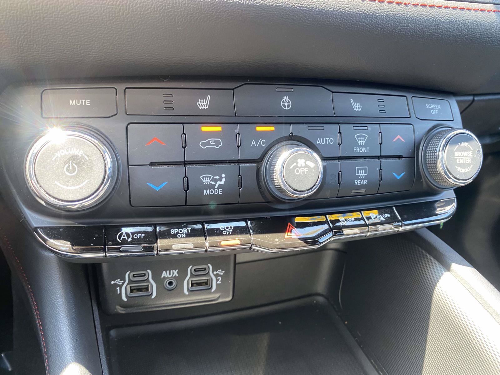 Used 2025 Dodge Durango GT AWD/4WD image 26