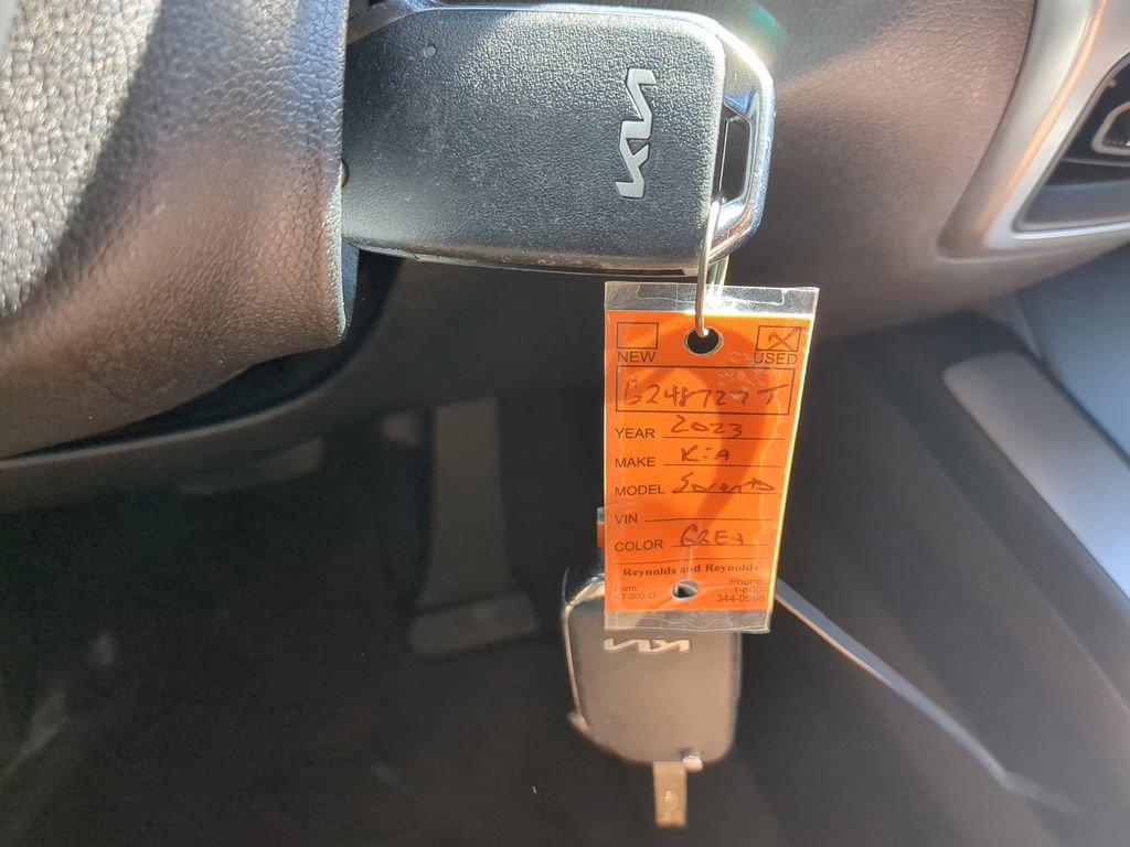 Used 2023 Kia Sorento LX FWD image 24