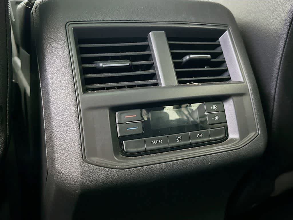 Used 2021 Volkswagen Atlas SE w/ Panoramic Sunroof Package FWD image 12