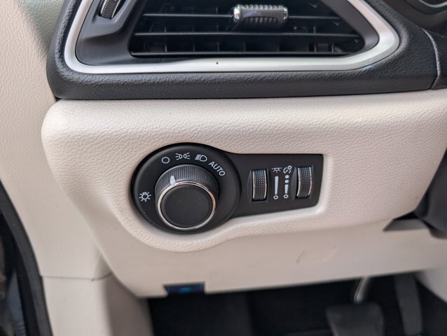 Used 2024 Chrysler Voyager LX FWD image 22