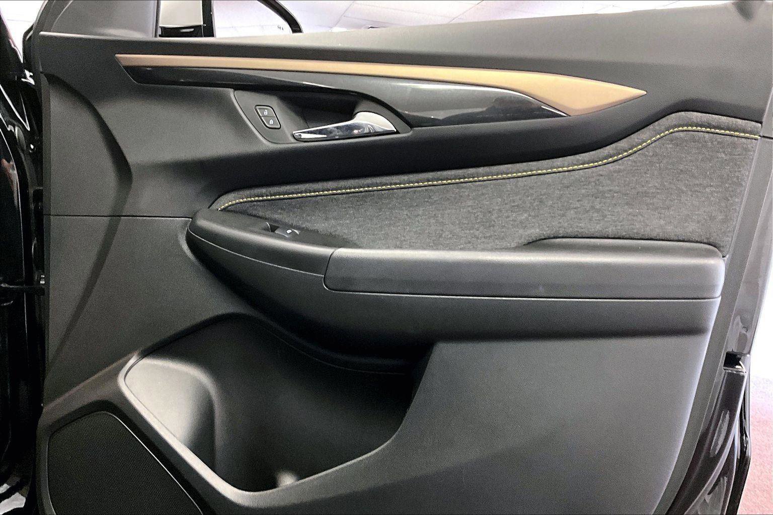 Used 2025 Chevrolet TrailBlazer ACTIV w/ Driver Confidence Package image 23