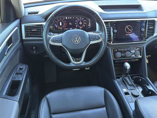 Used 2022 Volkswagen Atlas SEL R-Line AWD/4WD image 21
