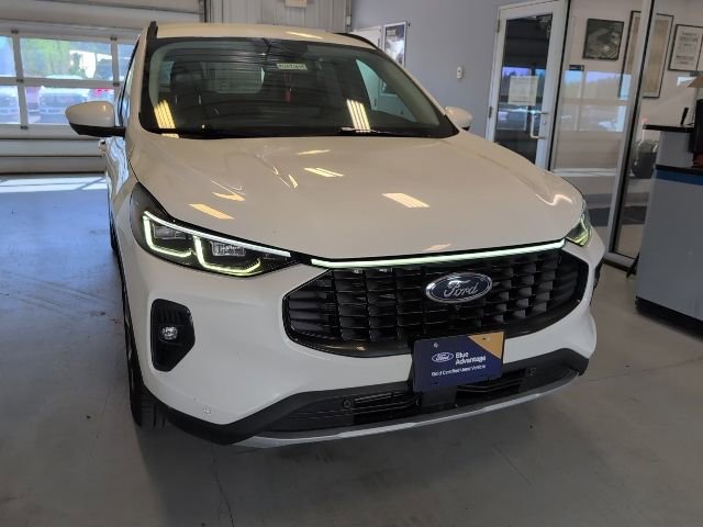 Certified 2024 Ford Escape Platinum AWD/4WD image 37