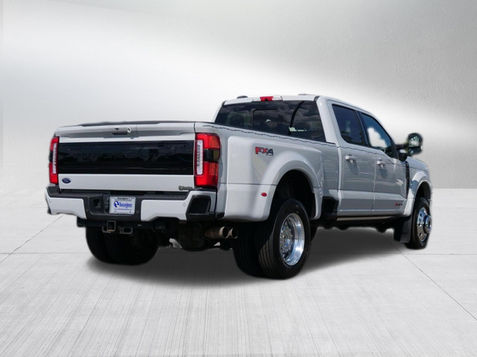 Certified 2026 Ford F450 Platinum w/ FX4 Off-Road Package AWD/4WD image 3