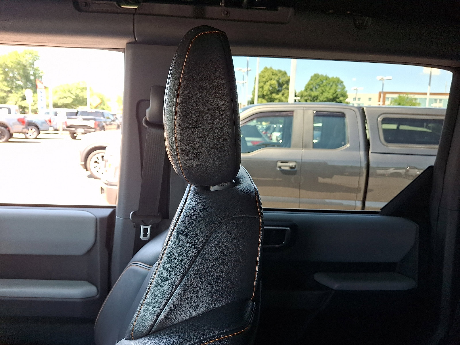 Certified 2023 Ford Bronco Badlands w/ Sasquatch Package AWD/4WD image 16