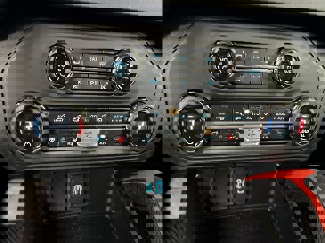 Certified 2025 Ford Bronco Stroppe Edition image 28