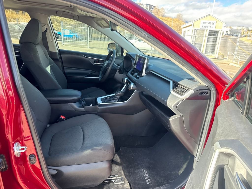 Used 2024 Toyota RAV4 XLE w/ Convenience Package image 30
