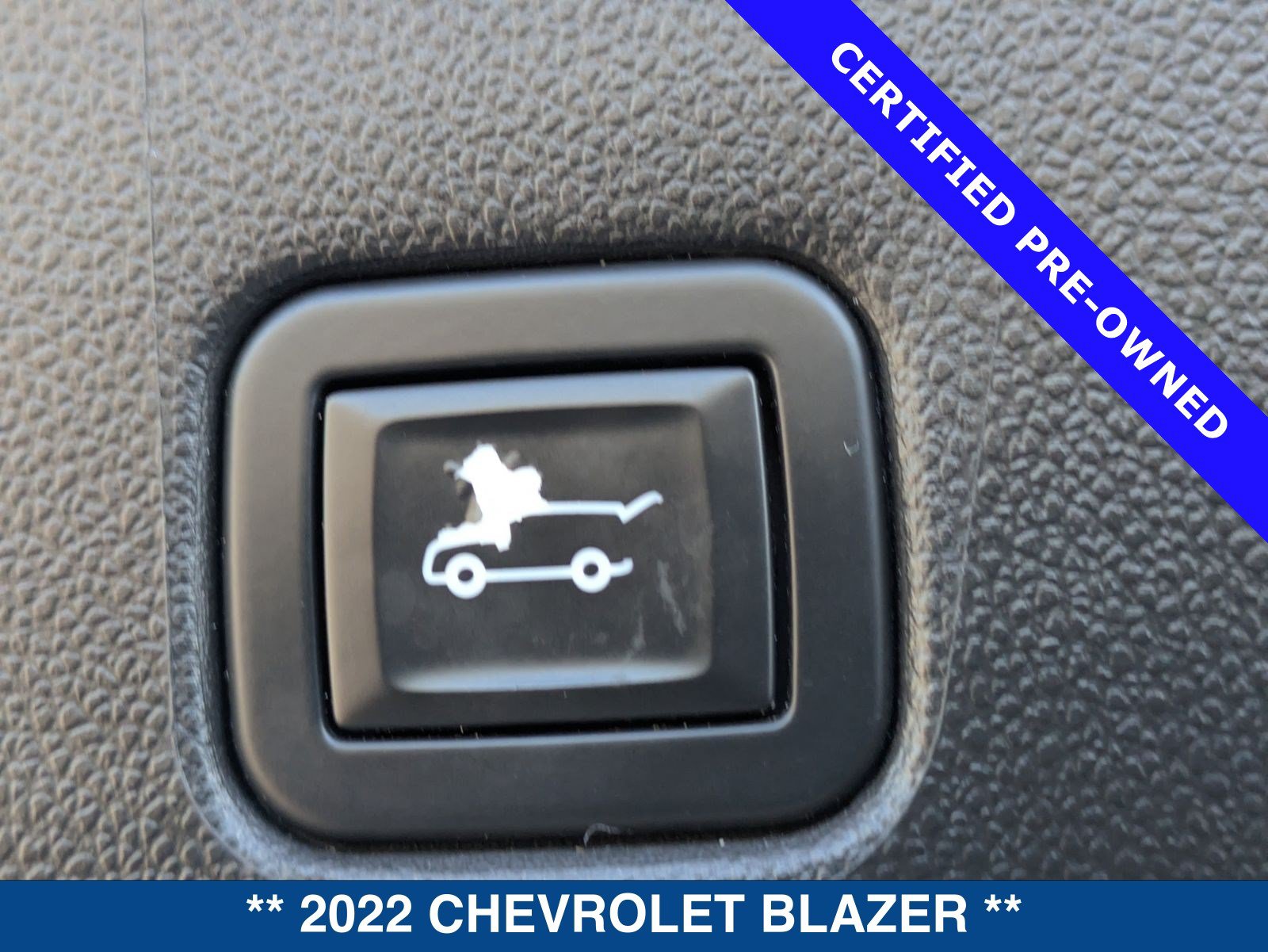 Used 2022 Chevrolet Blazer LT w/ Sound & Technology Package FWD image 14