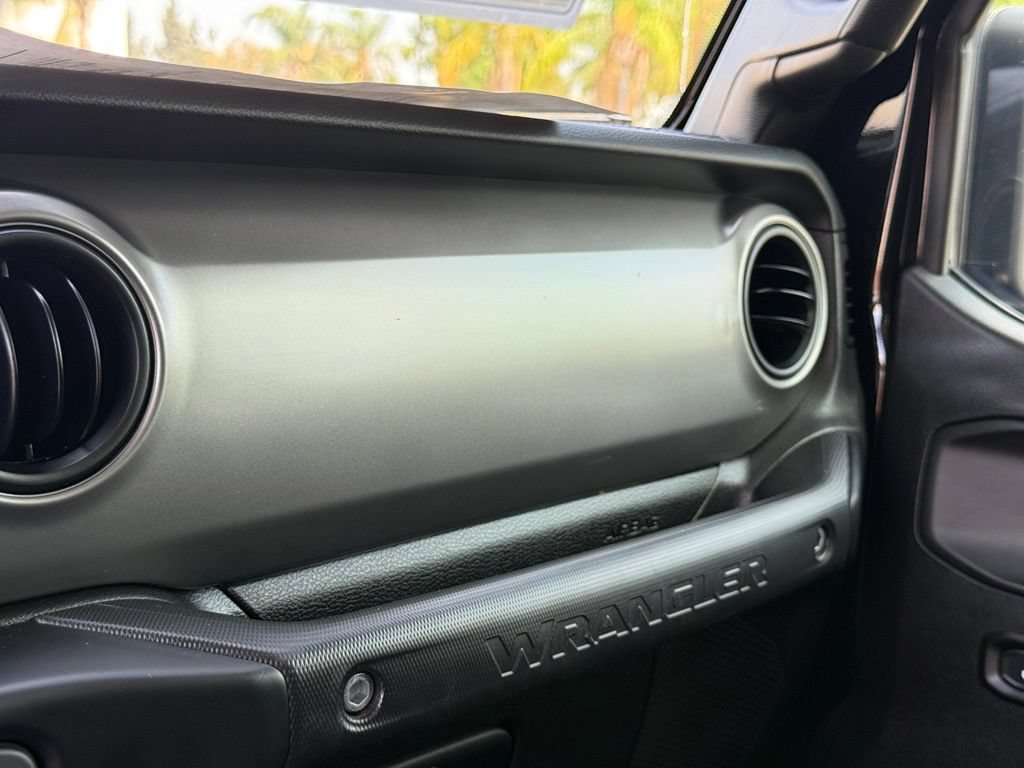 Used 2021 Jeep Wrangler Unlimited Sport AWD/4WD image 9