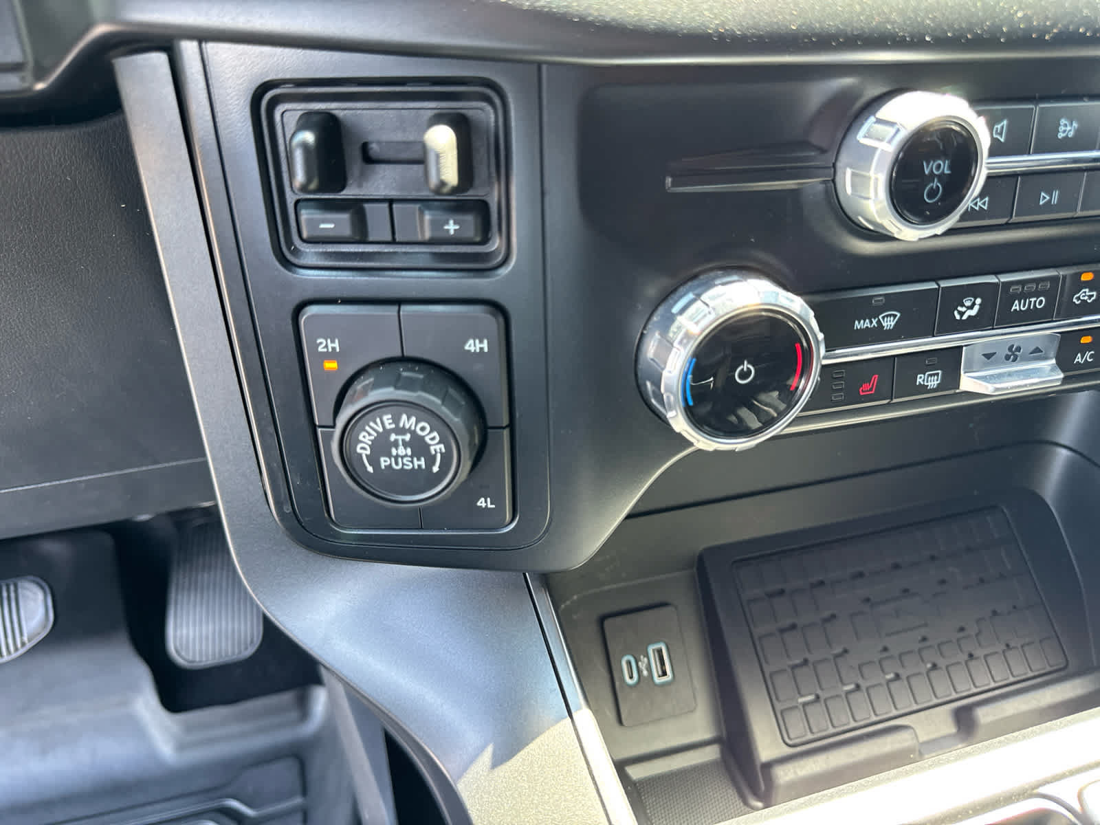 Certified 2024 Ford F150 Tremor w/ Bed Utility Package AWD/4WD image 35