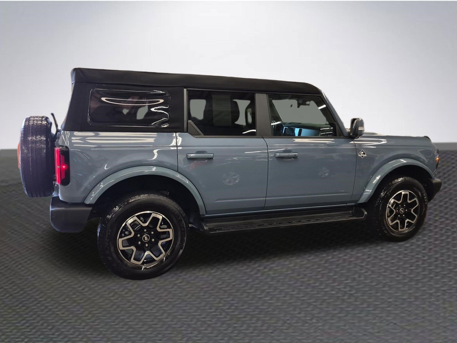 Certified 2025 Ford Bronco Outer Banks AWD/4WD image 4